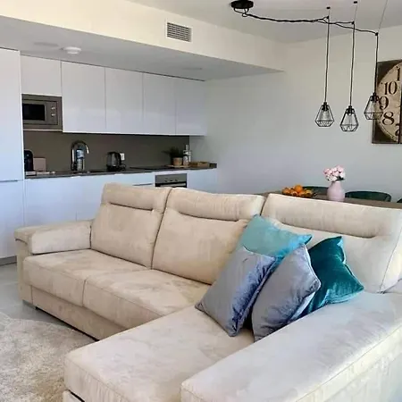 Penthouse Rocas Blancas Apartment